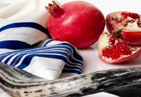 Rosh Hashanah table